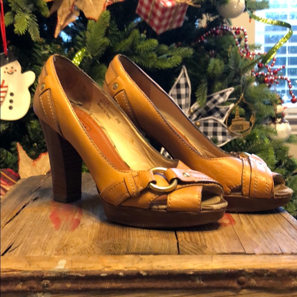 Coach Heels - Picture 14 of 14